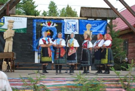 LMD- Folklórny sviatok pokračoval v amfiteátri v Pažitiach –festivalové spravodajstvo-8-