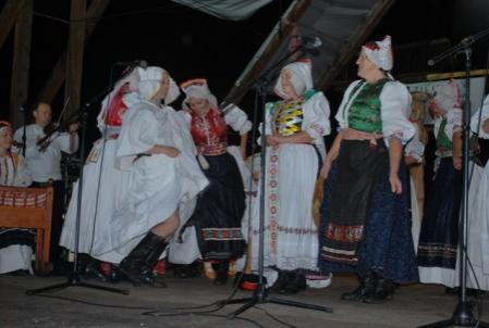 LMD- Folklórny sviatok pokračoval v amfiteátri v Pažitiach –festivalové spravodajstvo-8-