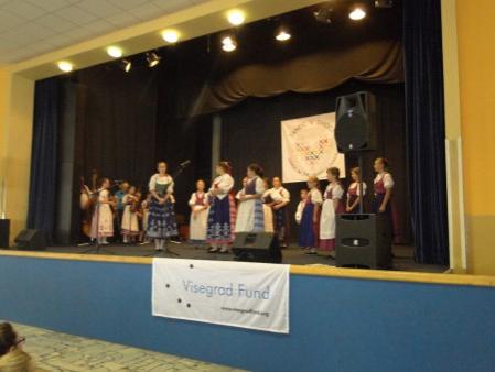 Folklórny koncert pre žiakov ZŠ