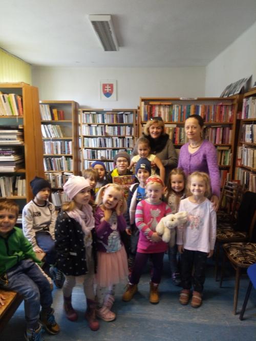 Deti z MŠ navštívili knižnicu, 4.10.2017